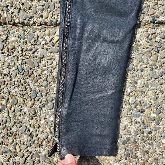 Plastic Jeans by GLY - Picture 3 of 5